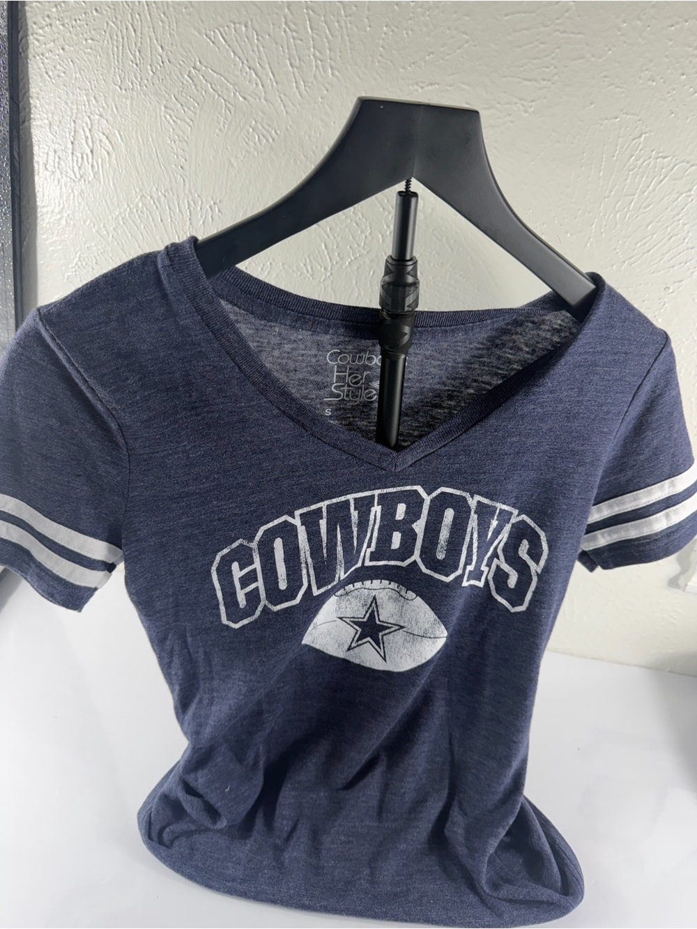 Dallas Cowboys Her Style Women’s V-Neck T-Shirt Size S Navy Blue